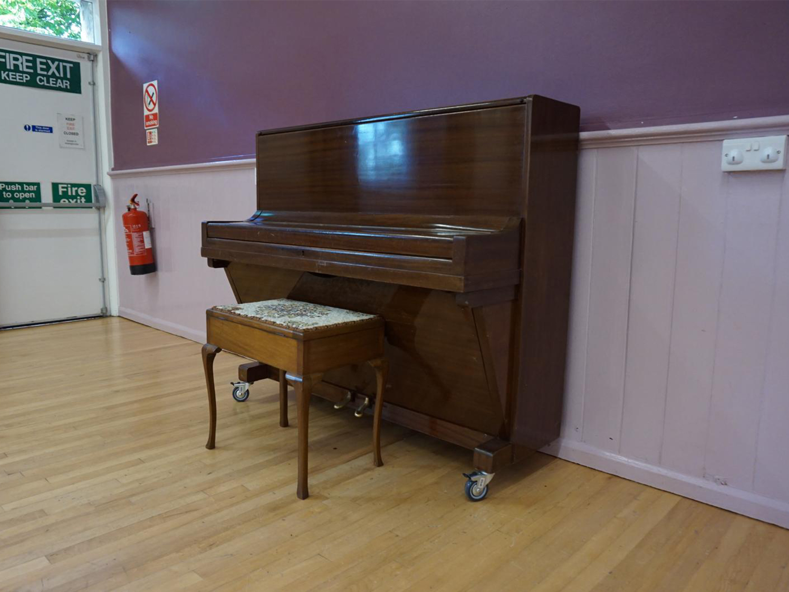Photo of the piano in the main hall